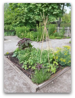 four-square garden example